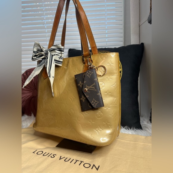 Authentic Louis Vuitton Vernis Handbag - Picture 4 of 17